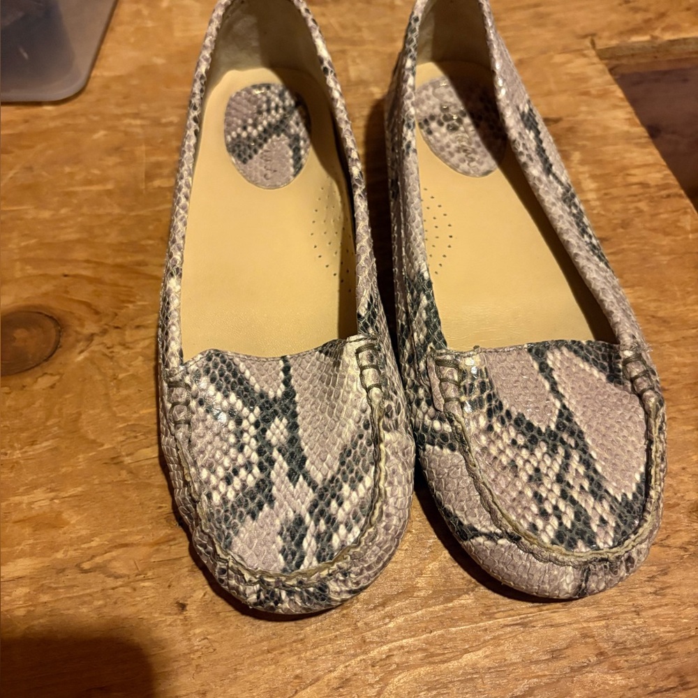 Cole Haan Women's Snakeskin Loafers Driving Loafers Size 8B